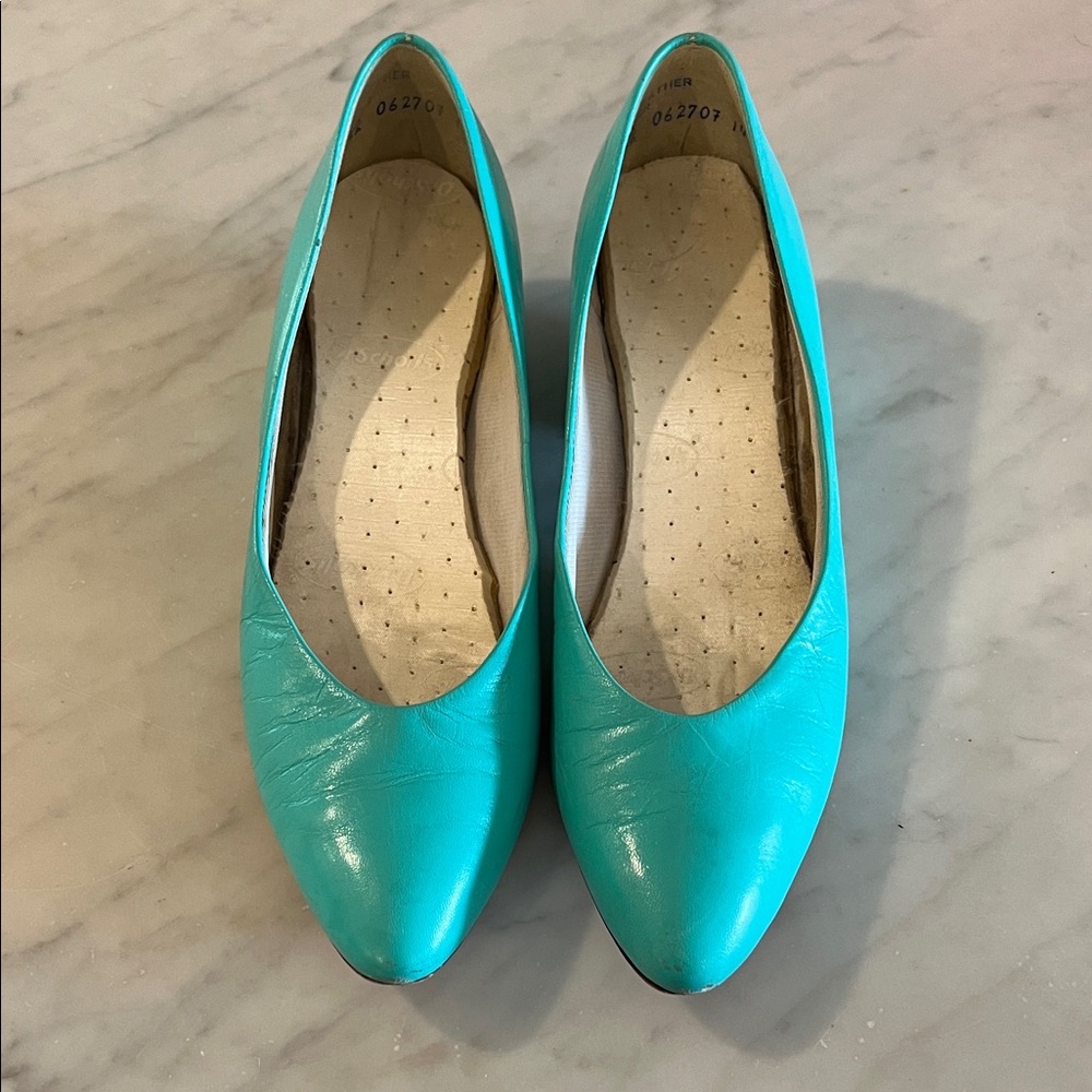 Vintage circa 1960 Turquoise Leather Women's Flats